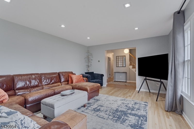 7 Village Road Florham Park, NJ 07932 - Photo 4 of 30