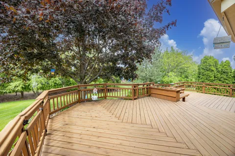 $825,000 | N52-w16816 Oak Ridge Trail, Menomonee Falls, WI 53051
