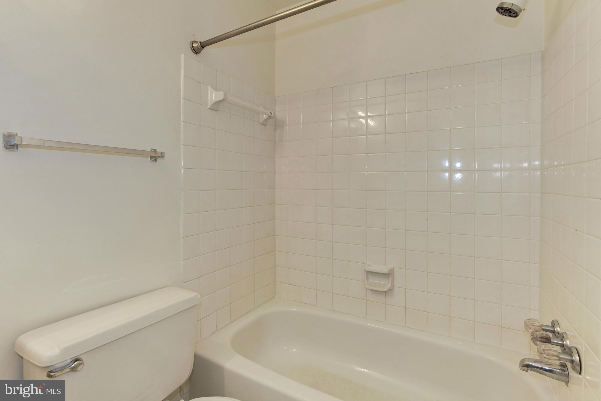7328 Greentree Road Bethesda, MD 20817 - Photo 23 of 30 Bath
