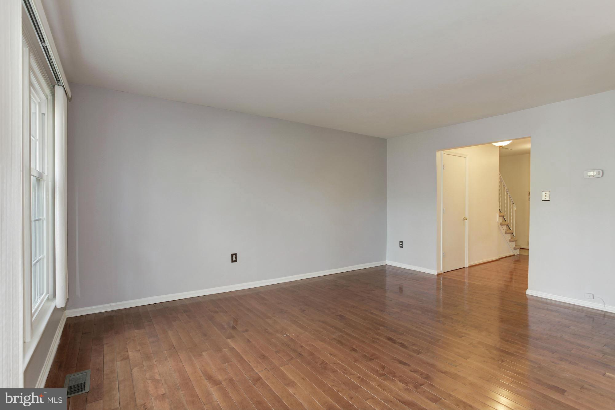 7328 Greentree Road Bethesda, MD 20817 - Photo 7 of 30 Living Room