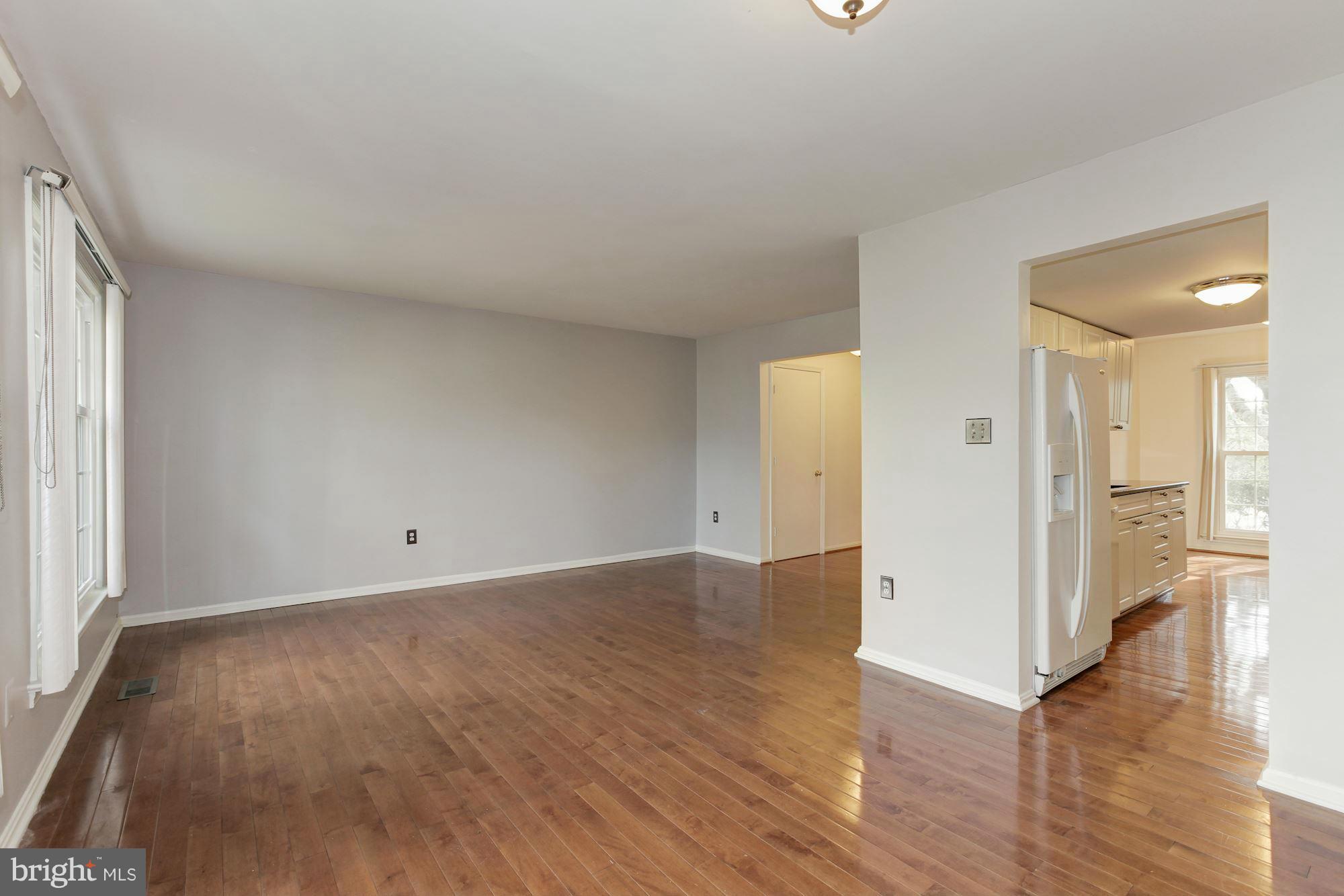 7328 Greentree Road Bethesda, MD 20817 - Photo 8 of 30 Living Room