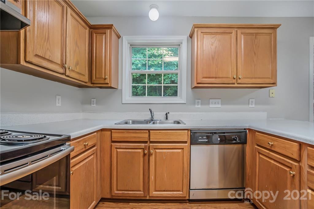 708 Cove Road Gastonia, NC 28052 - Photo 2 of 19 Gallery Image 2