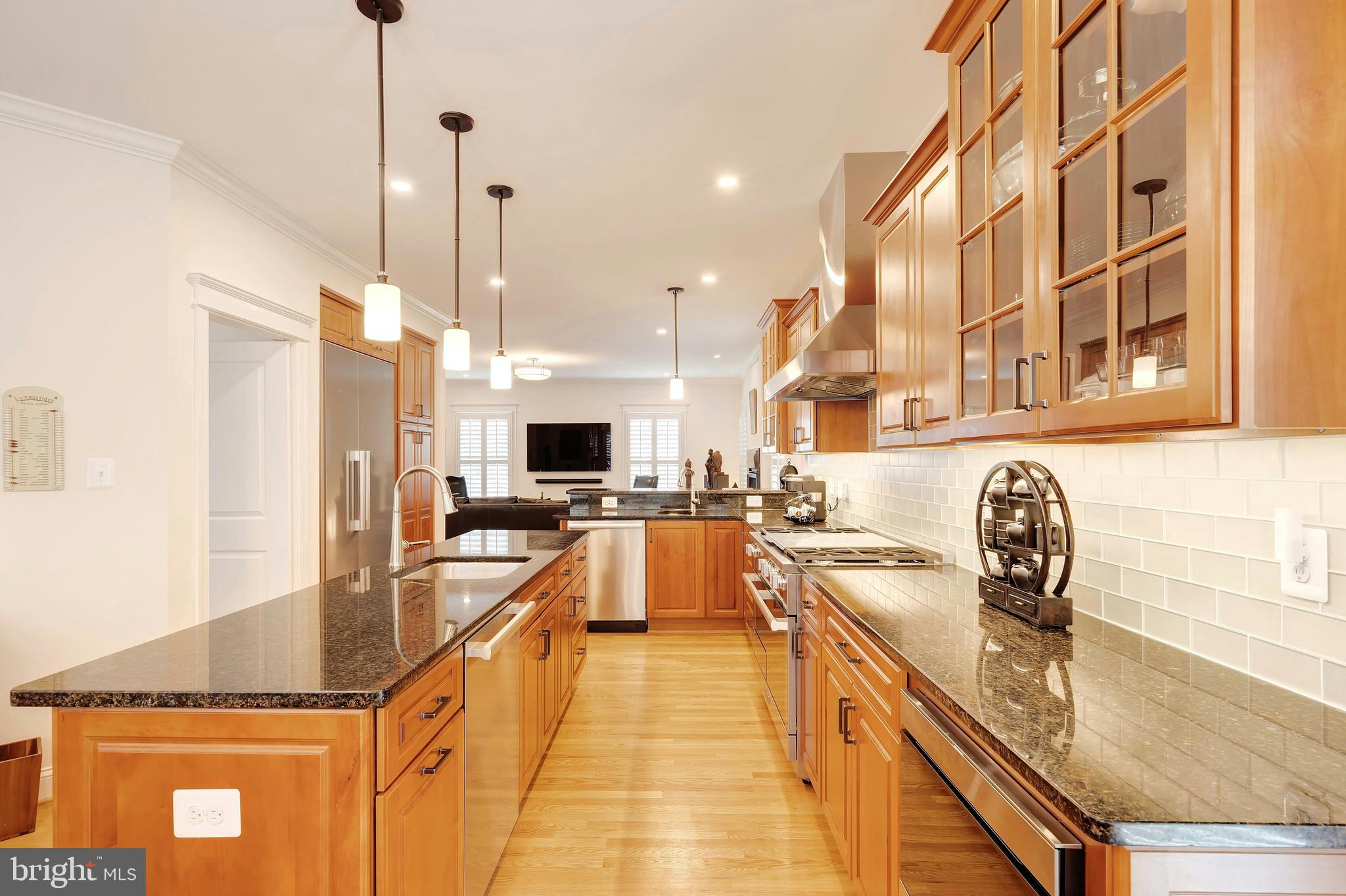 2807 1st Road North Arlington, VA 22201 - Photo 4 of 36 Gallery Image 4
