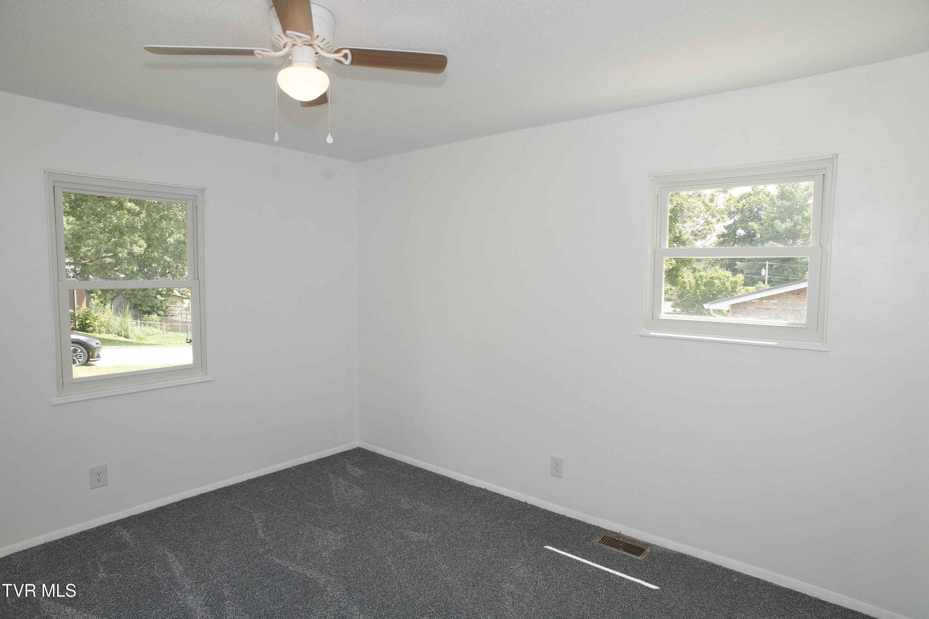 113 Midway Street Gray, TN 37615 - Photo 12 of 24 shelly 11