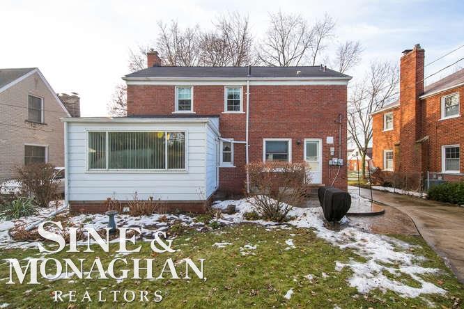 1660 Fairholme Road Grosse Pointe Woods, MI 48236 - Photo 27 of 32