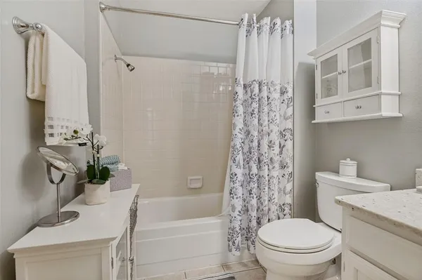 $240,000 | 22 Abbey Road, Euless, TX 76039