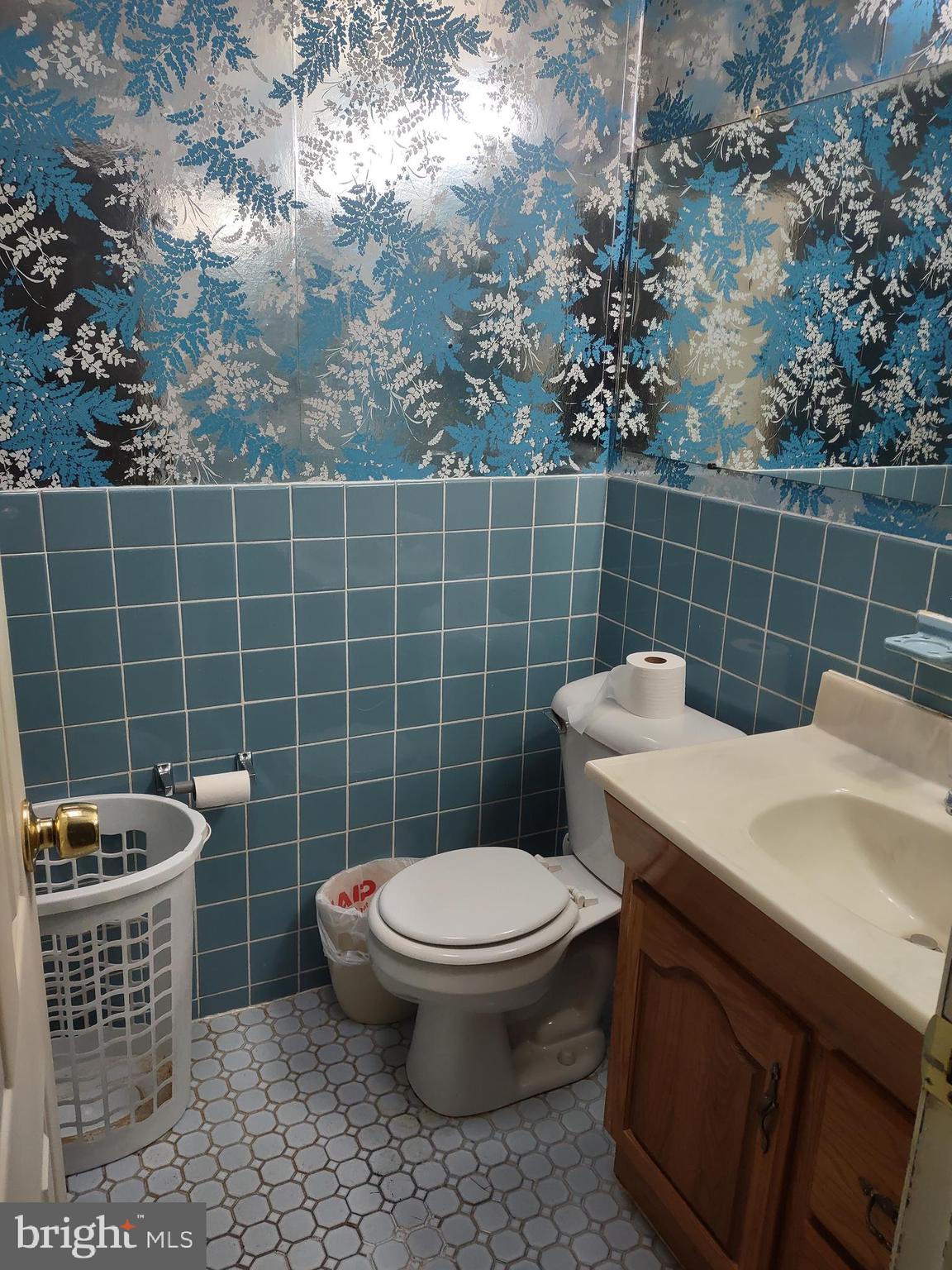 12601 Chilton Road Philadelphia, PA 19154 - Photo 18 of 37 Full Bath 2nd floor left