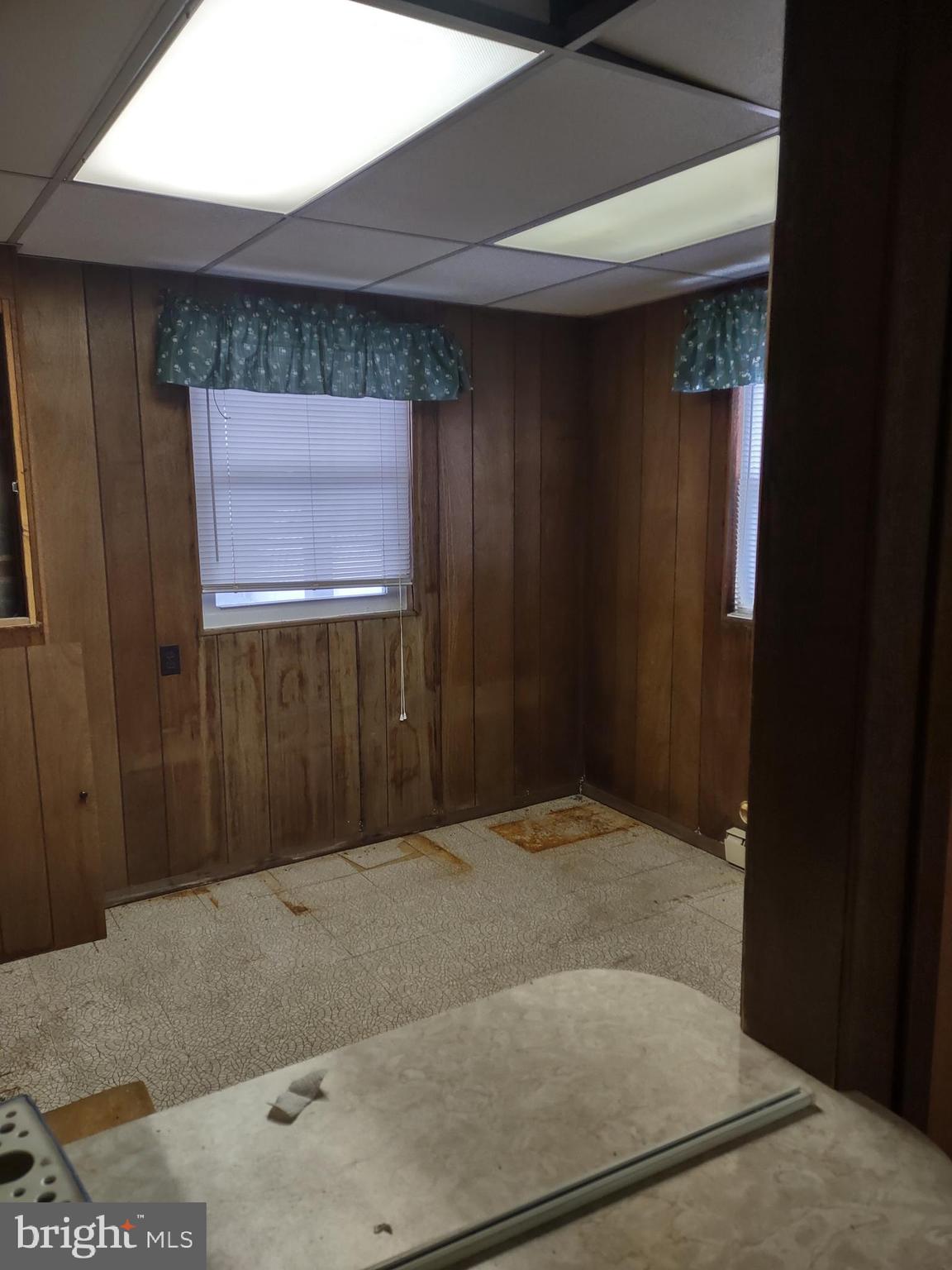 12601 Chilton Road Philadelphia, PA 19154 - Photo 28 of 37 Receptionist rm, Possible Bdrm !! ??