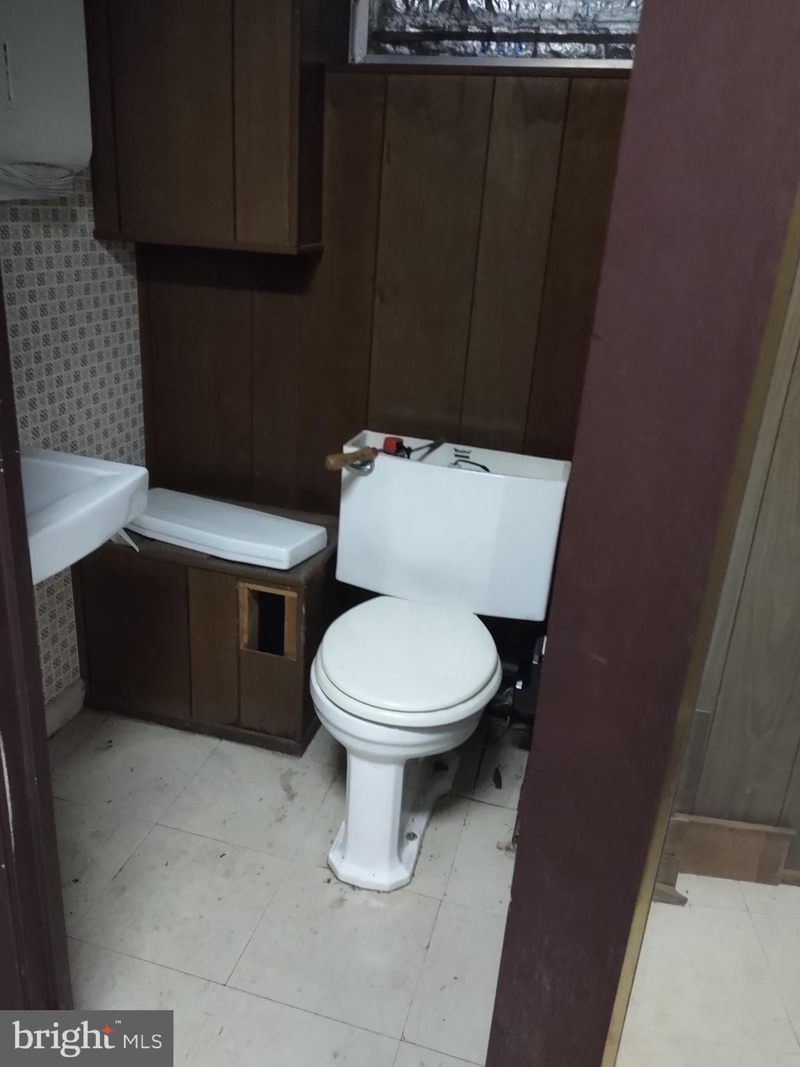 12601 Chilton Road Philadelphia, PA 19154 - Photo 32 of 37 1/2 bath in Treatment rm 1 / bdrm #6