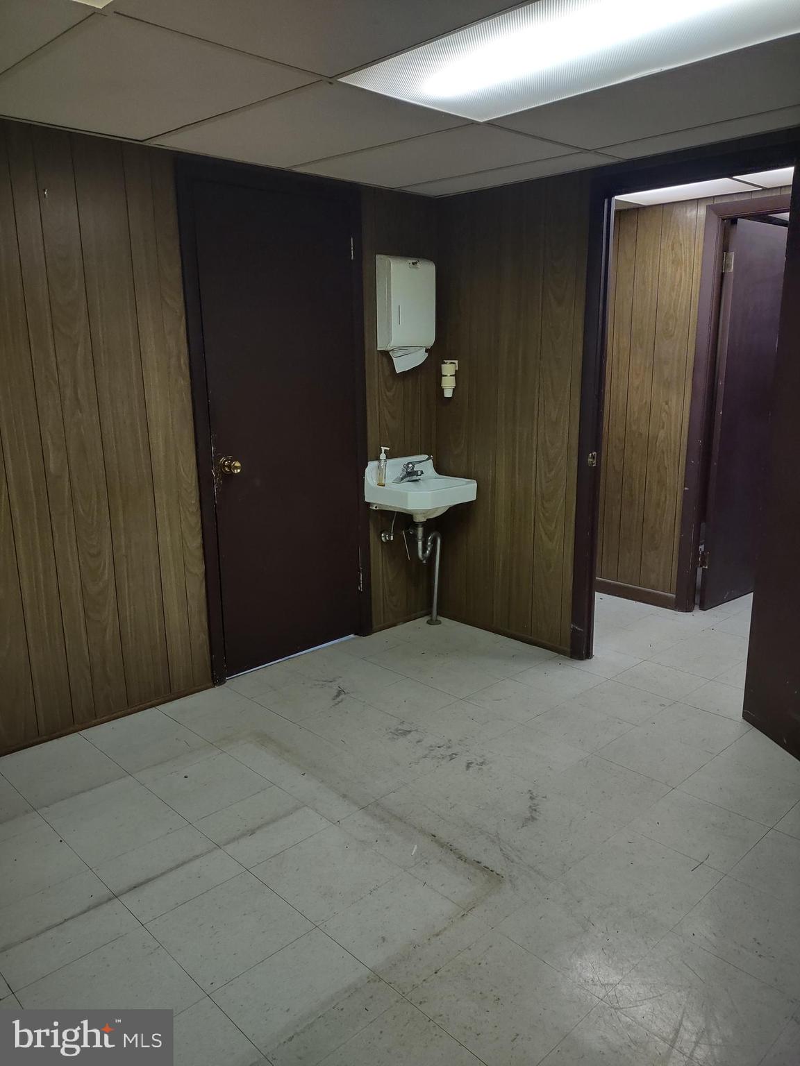 12601 Chilton Road Philadelphia, PA 19154 - Photo 33 of 37 Treatment Rm #2