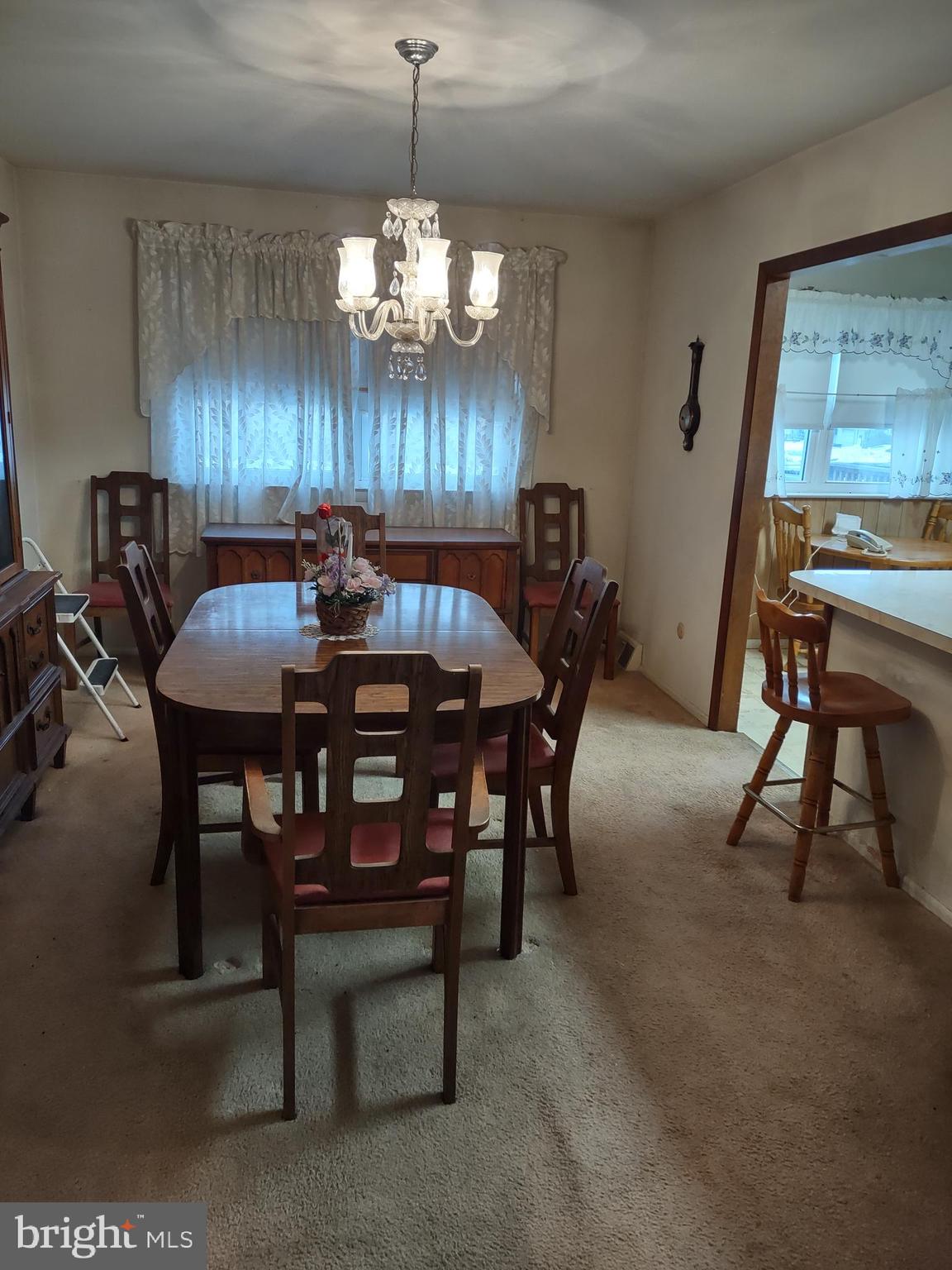 12601 Chilton Road Philadelphia, PA 19154 - Photo 7 of 37 Very Adequate dining Room space