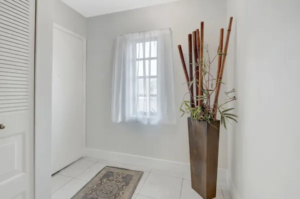 $4,200 | 21214 Lago Circle, Unit 8F, Boca Raton, FL 33433