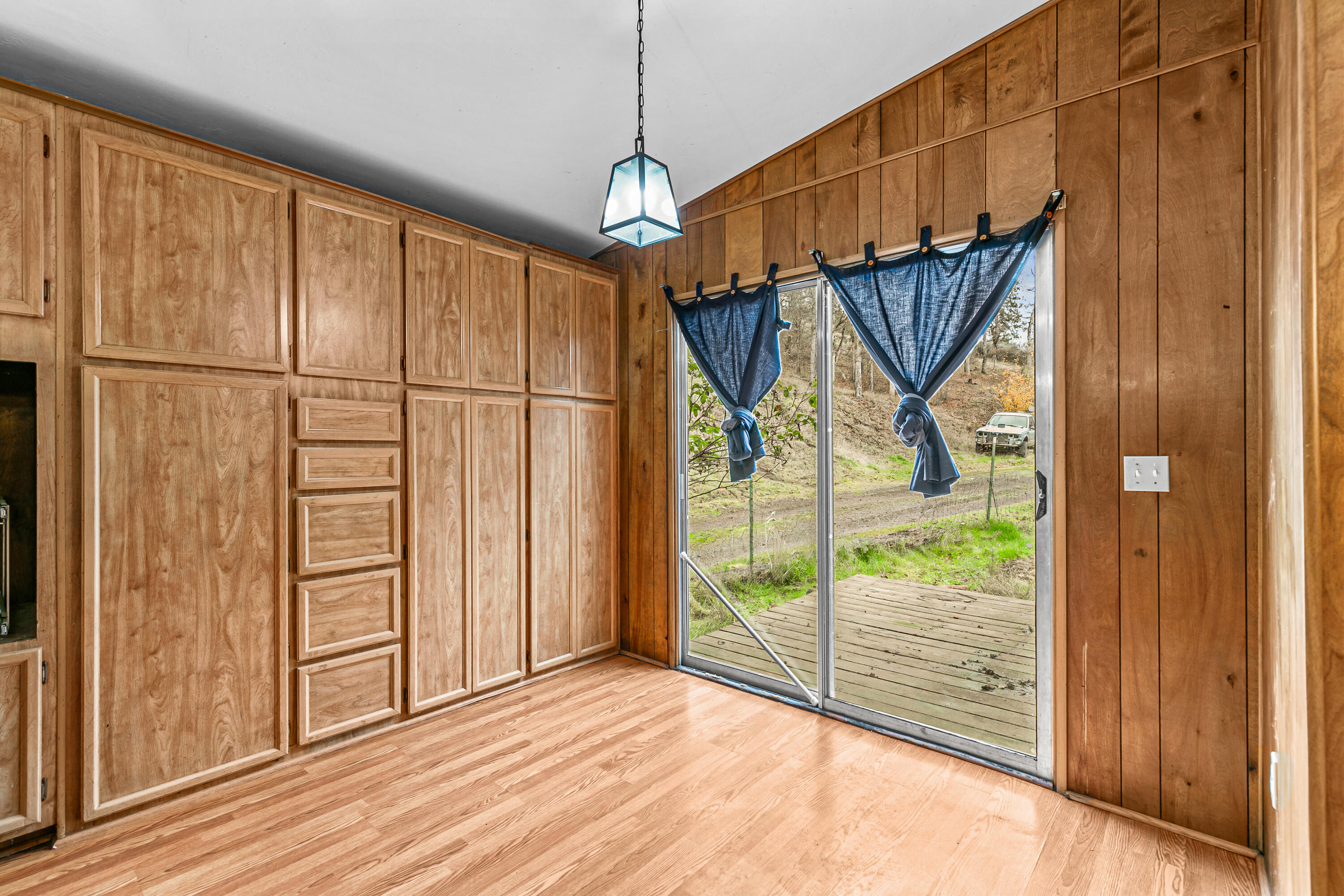 5885 Crowfoot Road Trail, OR 97541 - Photo 11 of 45 9R9A6214