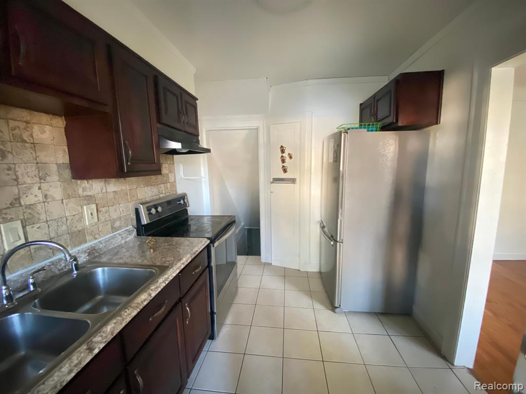6460 Schaefer Road Dearborn, MI 48126 - Photo 5 of 8