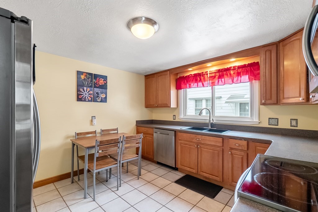 173 Gillette Avenue Springfield, MA 01118 - Photo 13 of 39 Gallery Image 13