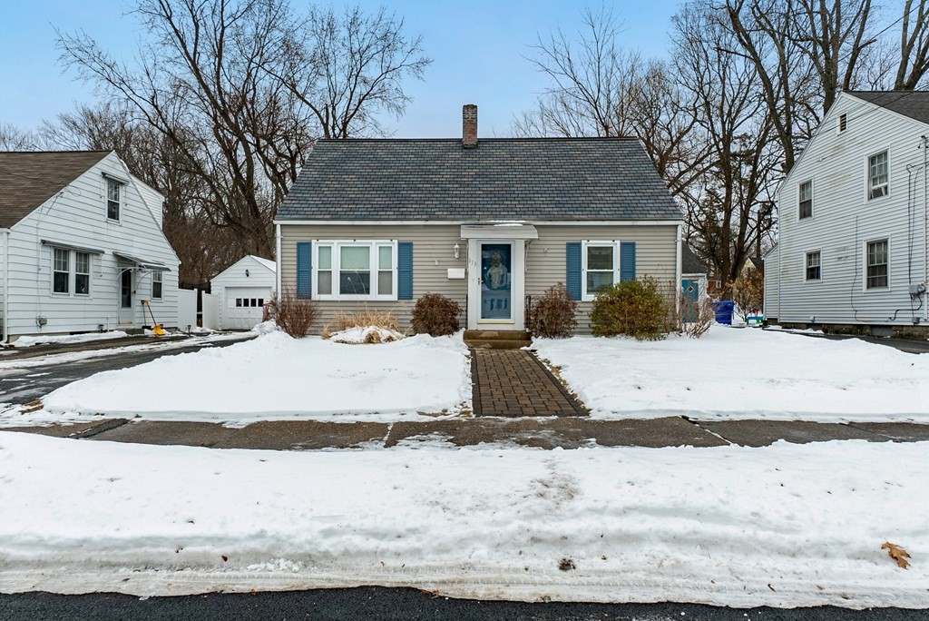 173 Gillette Avenue Springfield, MA 01118 - Photo 2 of 39 Gallery Image 2