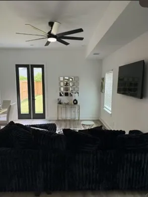 $2,385 | 964 Lucky Street, Unit B, Houston, TX 77088