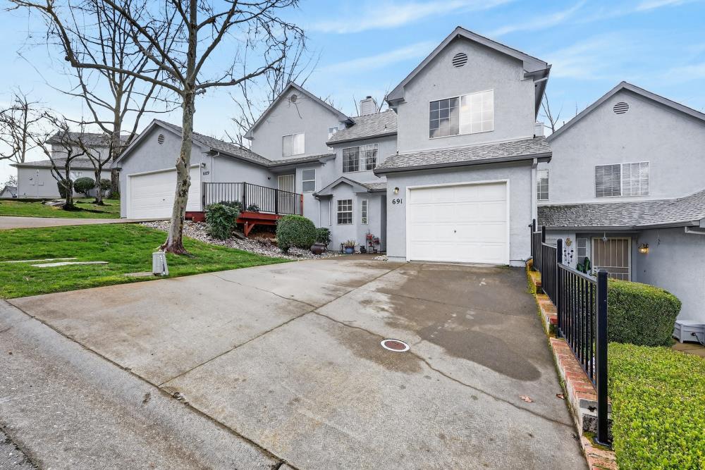 691 David Circle Placerville, CA 95667 - Photo 4 of 44