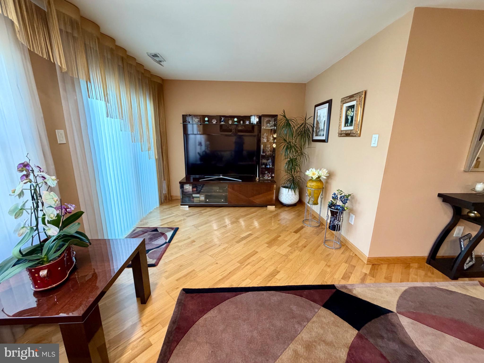 2703 Sterling Road Yardley, PA 19067 - Photo 20 of 41 Bright and inviting