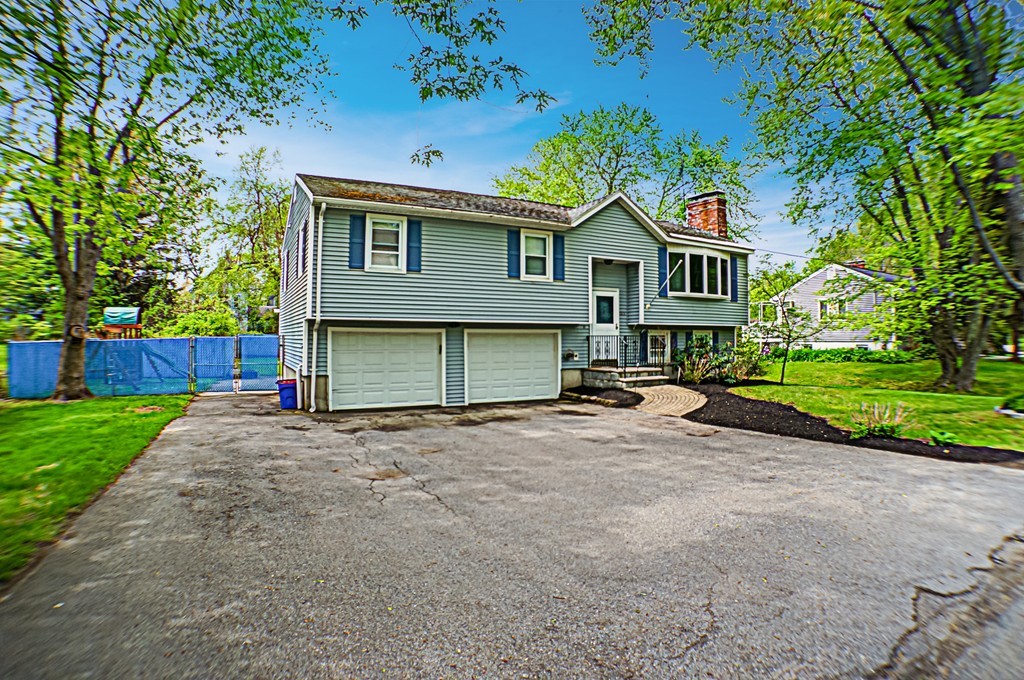 183 Bay State Road Methuen, MA 01844 - Photo 3 of 19 Gallery Image 3