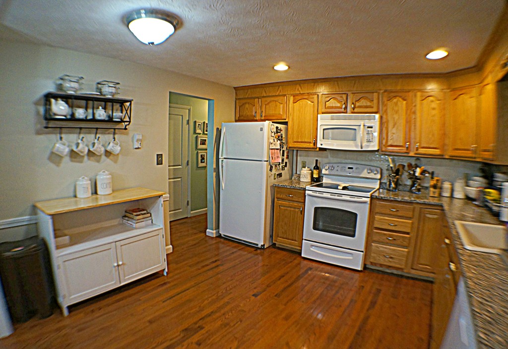 183 Bay State Road Methuen, MA 01844 - Photo 9 of 19 Gallery Image 9