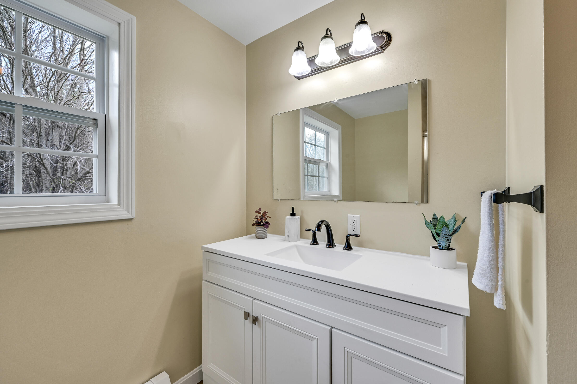 45 Town Farm Road Sidney, ME 04330 - Photo 18 of 41 Upstairs Bathroom