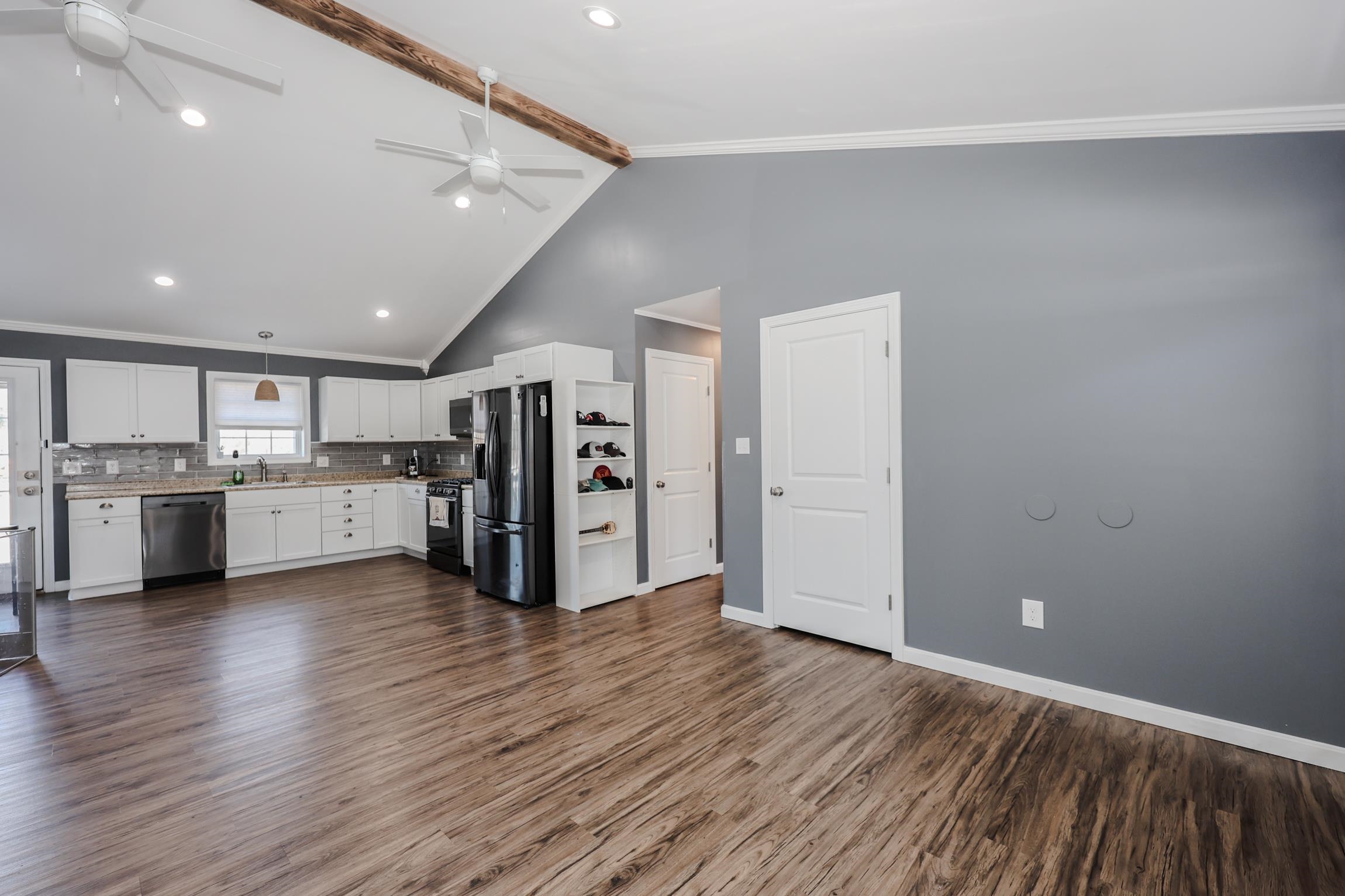 11 Carole Court Rochester, NH 03868 - Photo 6 of 40