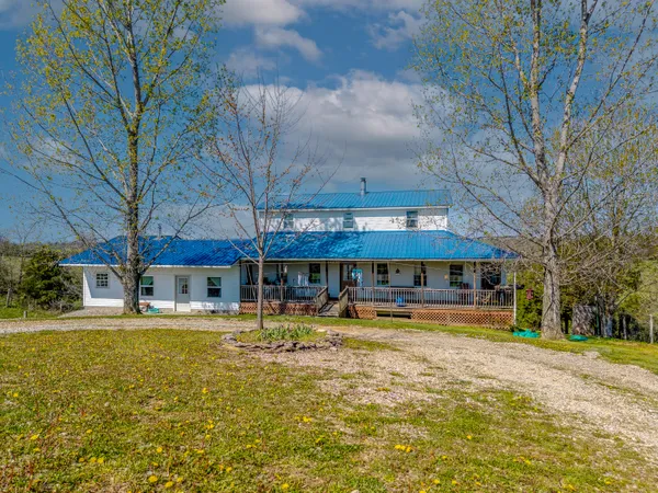 $330,000 | 608 Saunders Lane, Hillsboro, KY 41049