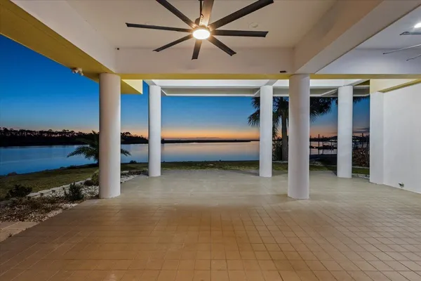 $2,300,000 | 121 Main Street, Steinhatchee, FL 32359