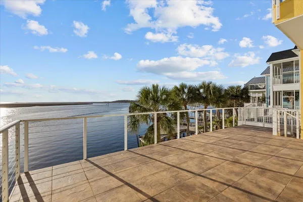 $2,300,000 | 121 Main Street, Steinhatchee, FL 32359