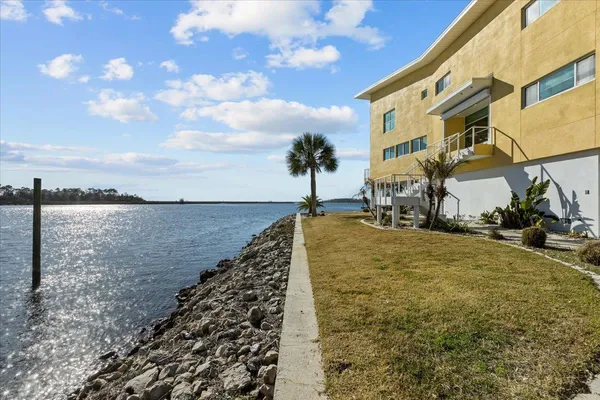 $2,300,000 | 121 Main Street, Steinhatchee, FL 32359