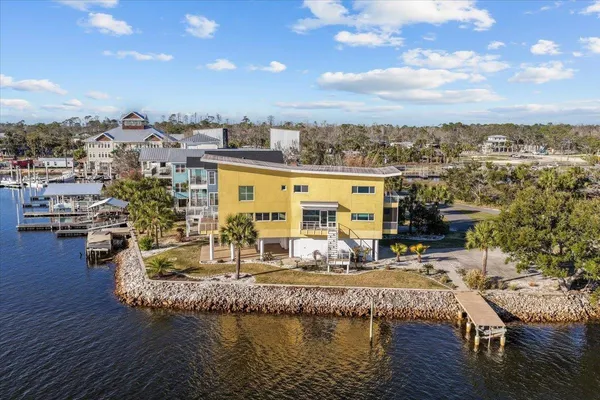 $2,300,000 | 121 Main Street, Steinhatchee, FL 32359