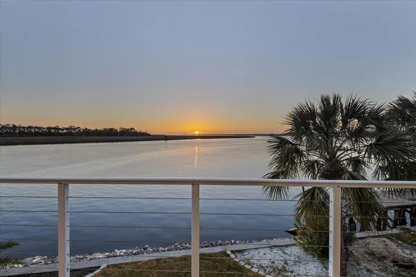 $2,300,000 | 121 Main Street, Steinhatchee, FL 32359