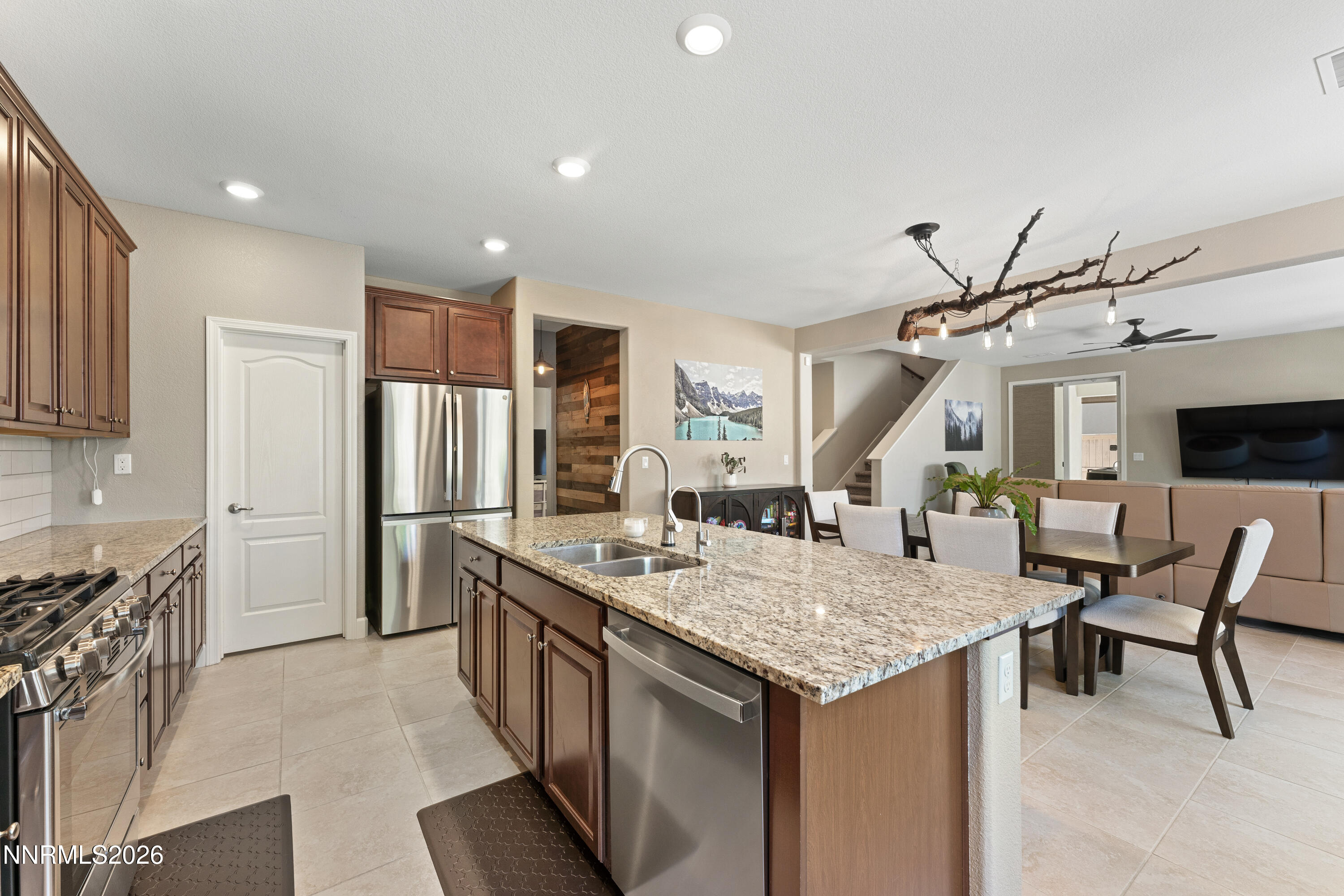 1935 Fledge Creek Drive Reno, NV 89521 - Photo 11 of 51 16-1935 Fledge Creek Drive Reno NV 89521