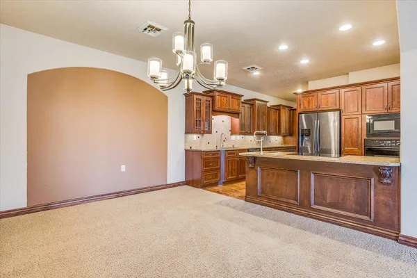 $275,000 | 1401 North Hamilton Drive, Derby, KS 67037