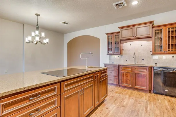 $275,000 | 1401 North Hamilton Drive, Derby, KS 67037