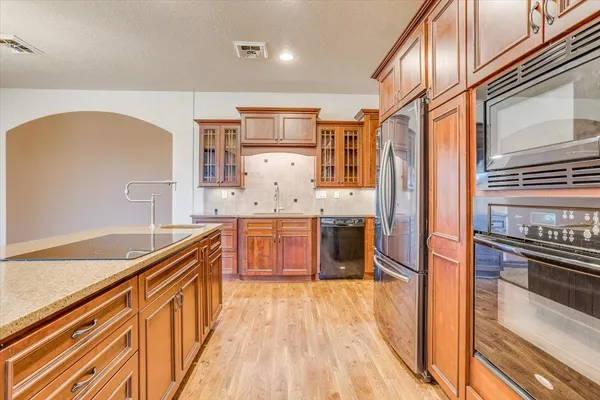 $275,000 | 1401 North Hamilton Drive, Derby, KS 67037