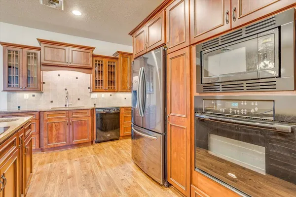 $275,000 | 1401 North Hamilton Drive, Derby, KS 67037