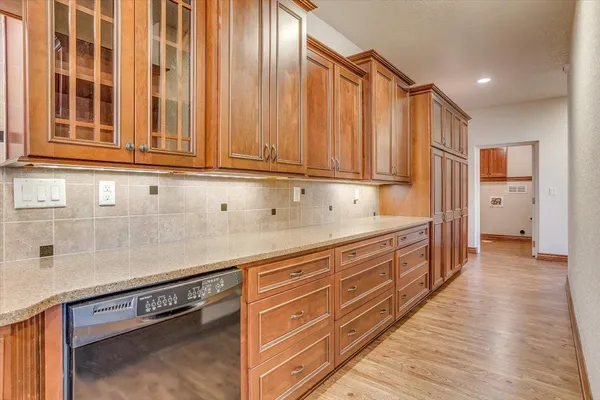 $275,000 | 1401 North Hamilton Drive, Derby, KS 67037