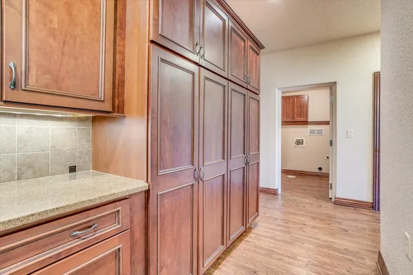 $275,000 | 1401 North Hamilton Drive, Derby, KS 67037