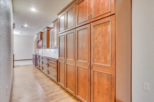 $275,000 | 1401 North Hamilton Drive, Derby, KS 67037