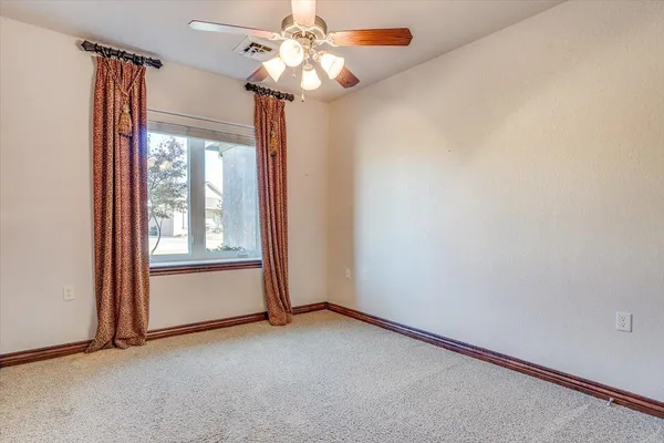 $275,000 | 1401 North Hamilton Drive, Derby, KS 67037