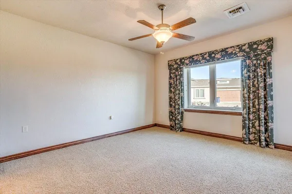 $275,000 | 1401 North Hamilton Drive, Derby, KS 67037