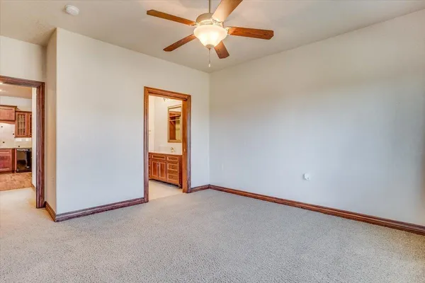 $275,000 | 1401 North Hamilton Drive, Derby, KS 67037