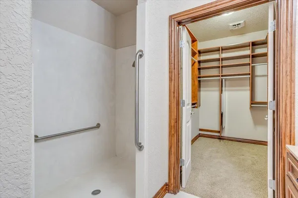 $275,000 | 1401 North Hamilton Drive, Derby, KS 67037