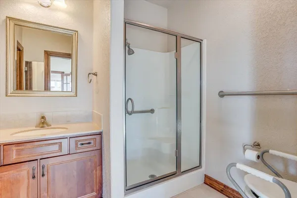 $275,000 | 1401 North Hamilton Drive, Derby, KS 67037