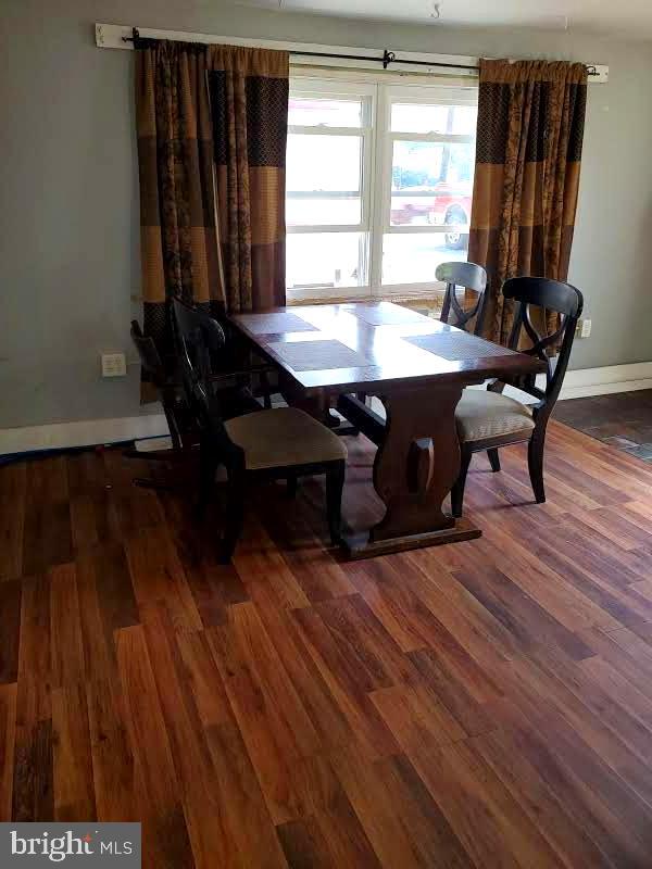 523 West County Line Road Hatboro, PA 19040 - Photo 11 of 31 Living room with laminate flooring in main house