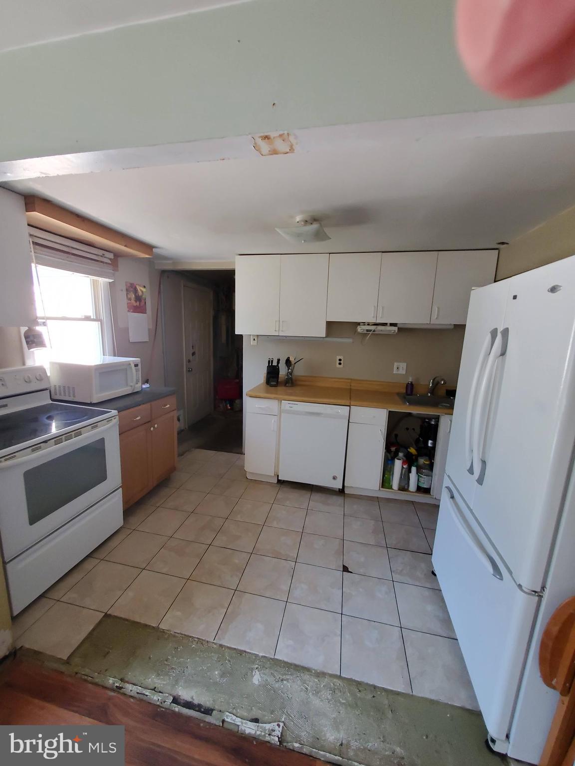 523 West County Line Road Hatboro, PA 19040 - Photo 16 of 31 Kitchen in main house