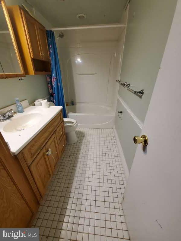 523 West County Line Road Hatboro, PA 19040 - Photo 29 of 31 Full bath in main house