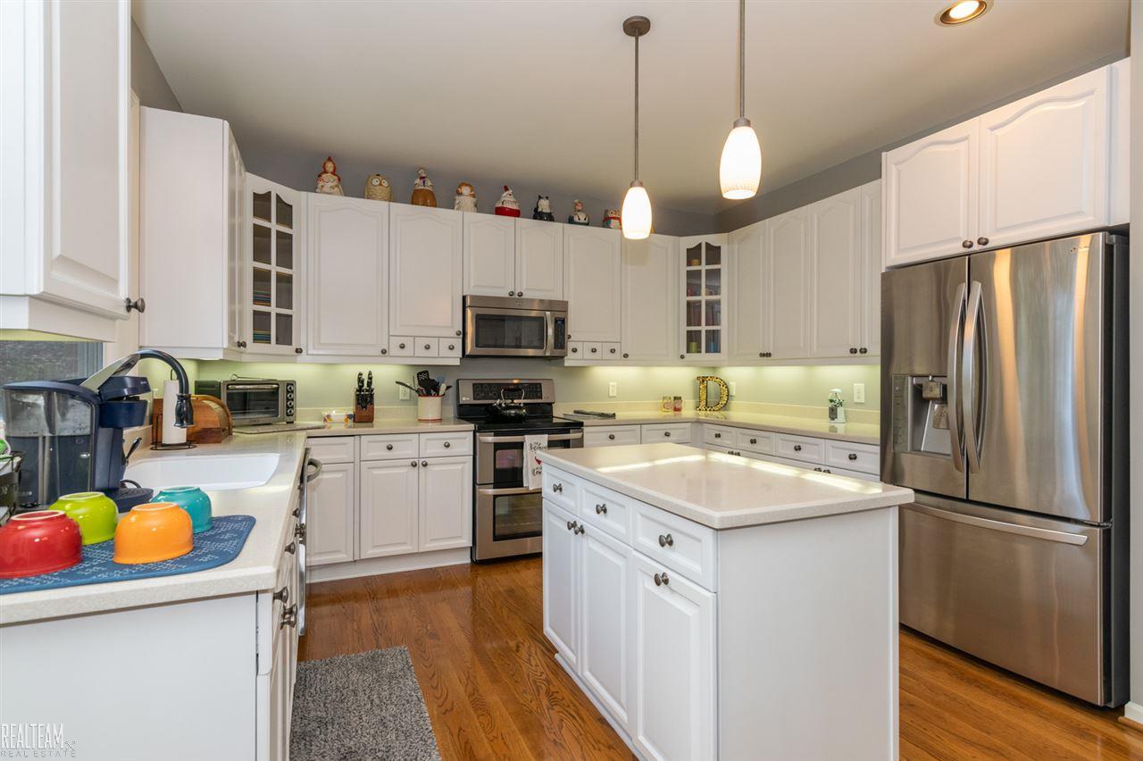 1052 Chesapeake Rochester Hills, MI 48307 - Photo 16 of 54